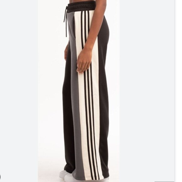 Brand New Women's adidas Colourblock Wide Leg Pants - Picture 5 of 14